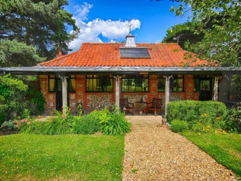 Felbrigg Lodge Bed And Breakfast Aylmerton Екстериор снимка