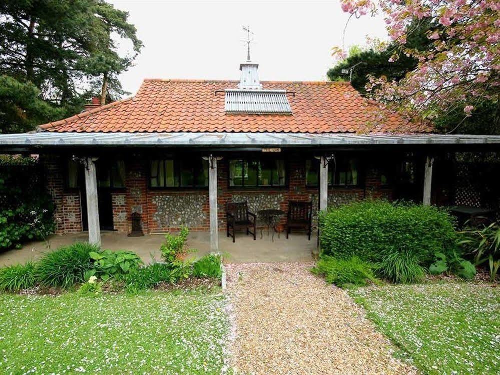 Felbrigg Lodge Bed And Breakfast Aylmerton Екстериор снимка